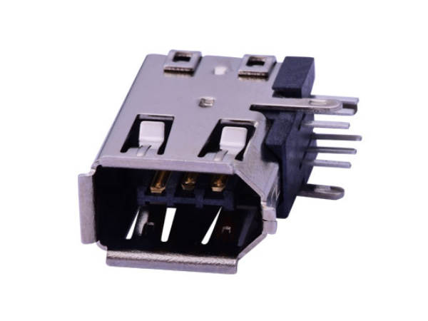 What are the differences between 6-pin and 4-pin IEEE-1394 connectors